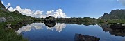 90 Nuvole bianche si specchiano nel lago !